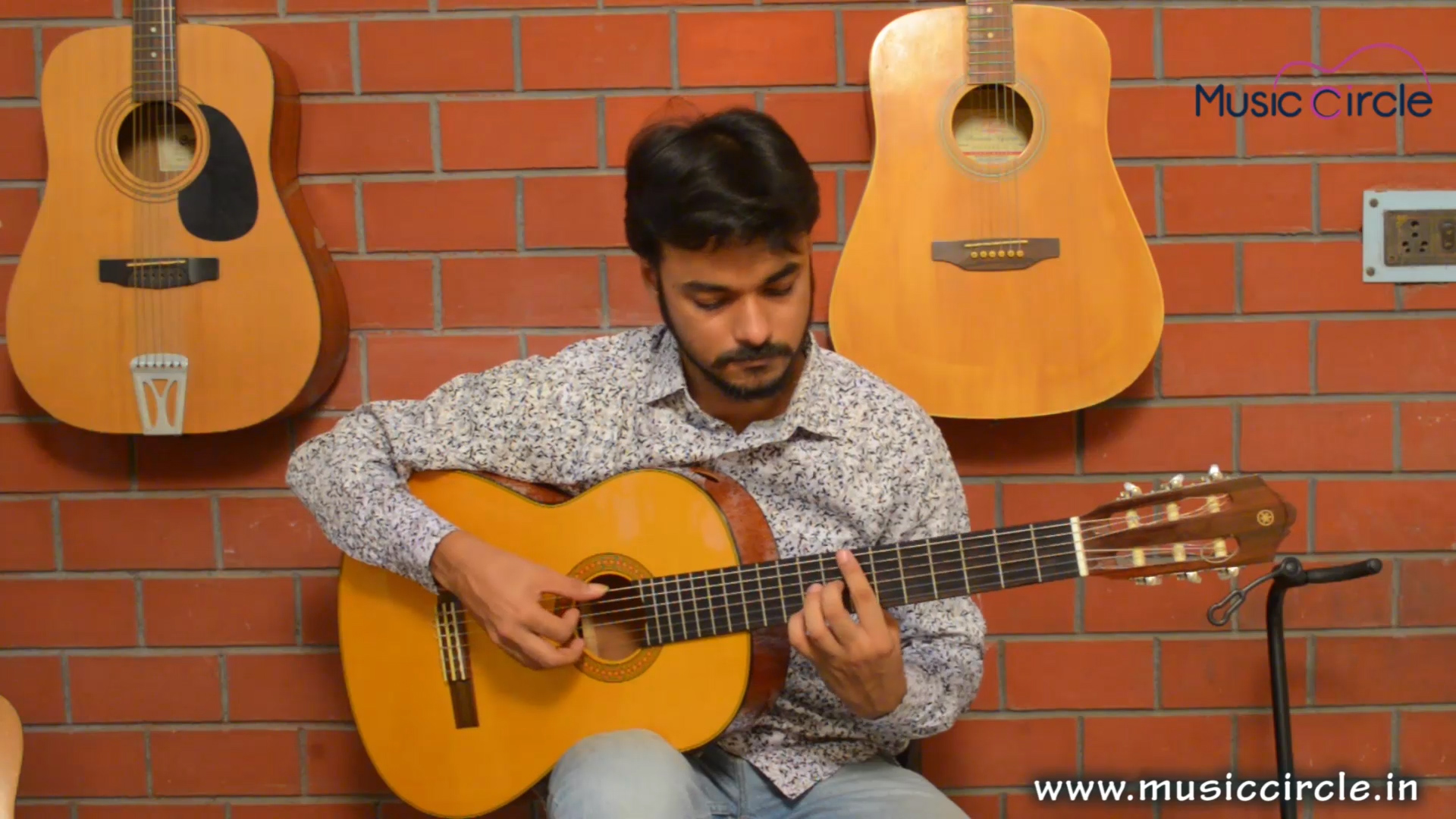 Classical Guitar teacher in Kolkata